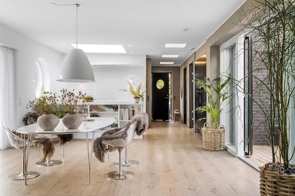 Interior - Spacious architect-designed villa, 2 baths (Gilleleje)