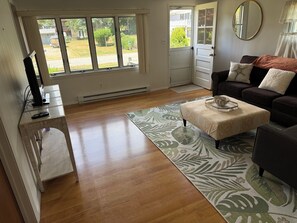 Living area - An adorable 2 bedroom, one bathroom house steps from Salt Pond/Minutes to Beach (Charlestown)