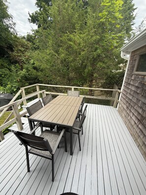 Outdoor dining - An adorable 2 bedroom, one bathroom house steps from Salt Pond/Minutes to Beach (Charlestown)