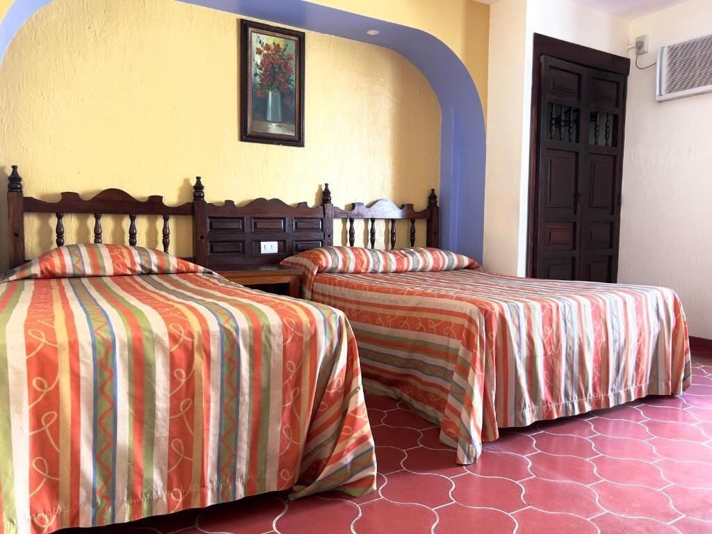 WiFi (free), bed sheets