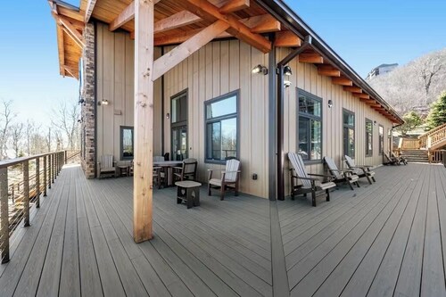 The Sugar Shack: Ski-in/ski-out, Private Mountain View Balcony, Full Kitchen!