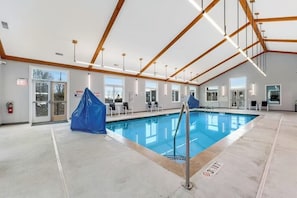 Innenpool, beheizter Pool