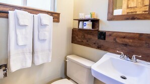 Unclassified image, 2 of 6, button - Charming 2 Queen bedroom lodge in South Lake Tahoe for a relaxing stay (South Lake Tahoe)