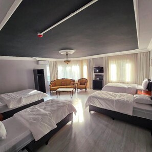 Desk, free WiFi - Corner Park Suites City Center Corlu (ÇORLU)