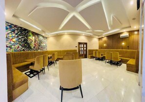 Dining - Defivez hotel  (Lekki)