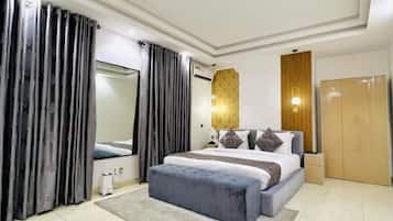 In-room safe, desk, iron/ironing board (on request), WiFi (free)