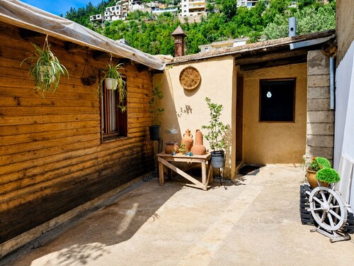 Cave 2000 - Rustic