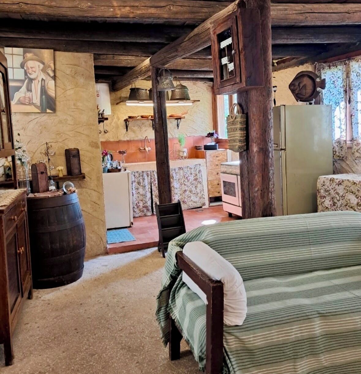 1 bedroom, iron/ironing board, travel cot, WiFi