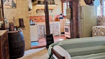 1 bedroom, iron/ironing board, travel cot, WiFi