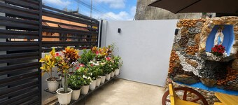     Zenith Haven  Stylish 2BR Home with Parking in Imus