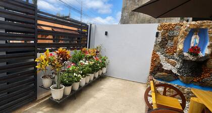 Zenith Haven Stylish 2BR Home with Parking in Imus