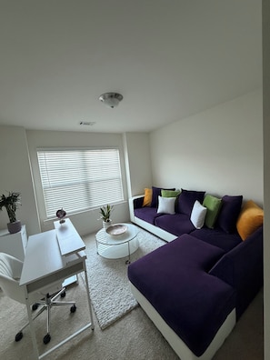 Living area - Perfect for Nurses-Charming 2-bedroom townhome in Atlanta Metro (Lithonia)