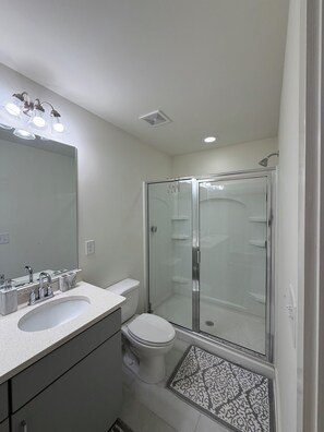 Bathroom - Perfect for Nurses-Charming 2-bedroom townhome in Atlanta Metro (Lithonia)