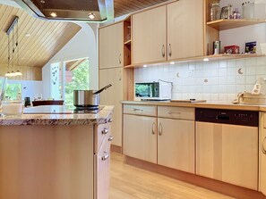 Fridge, microwave, oven, dishwasher - Chalet Chaudoudoux - Les Paccots by Interhome (Les Paccots)