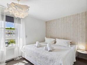 2 bedrooms, iron/ironing board, WiFi, bed sheets - City-Centre Apartment - Holyrood (Edinburgh)