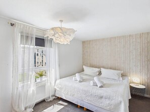 2 bedrooms, iron/ironing board, WiFi, bed sheets - City-Centre Apartment - Holyrood (Edinburgh)