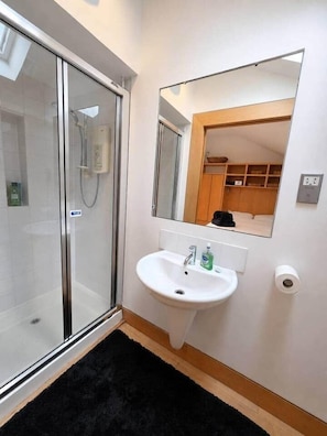 Bathroom - West End Retreat in Central Edinburgh (Edinburgh)