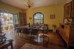 Breakfast area