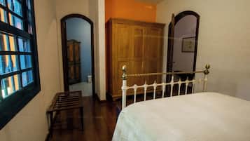 Suite, patio | Escritorio, espacio para trabajar con laptop y wifi gratis