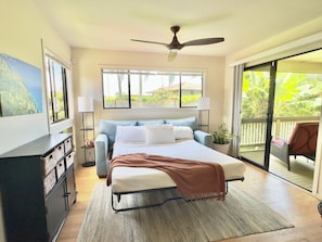 4 bedrooms, desk, Internet, bed sheets - Princeville Home with Pool, Pond and Golf Cart: Sleeps 10 (Princeville)