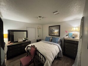 1 bedroom, WiFi, bed sheets - Lovely 1-bedroom apartment with AC in peaceful Conroe (Conroe)