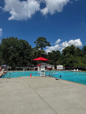 Pool - Lovely 1-bedroom apartment with AC in peaceful Conroe (Conroe)