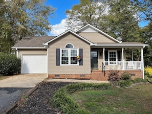 Exterior - Excellent Location 3-Bedroom House on Large Quiet Lot (Greer)