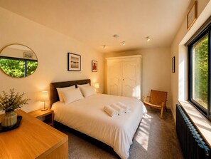 Room - Luxury riverside in Kinsale, marinas and beach , perfect for golfers and family (Kinsale)