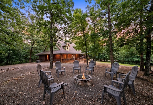 Lost Woods Lodge Cabin in Broken Bow