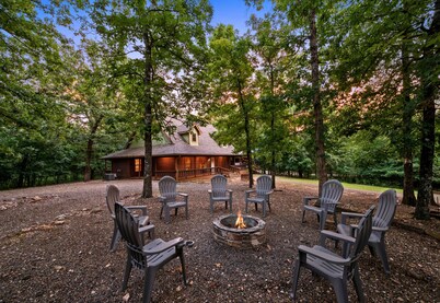 Lost Woods Lodge Cabin in Broken Bow