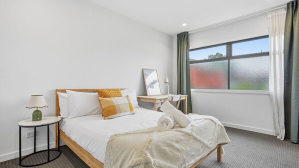 7 bedrooms, desk, iron/ironing board, free WiFi