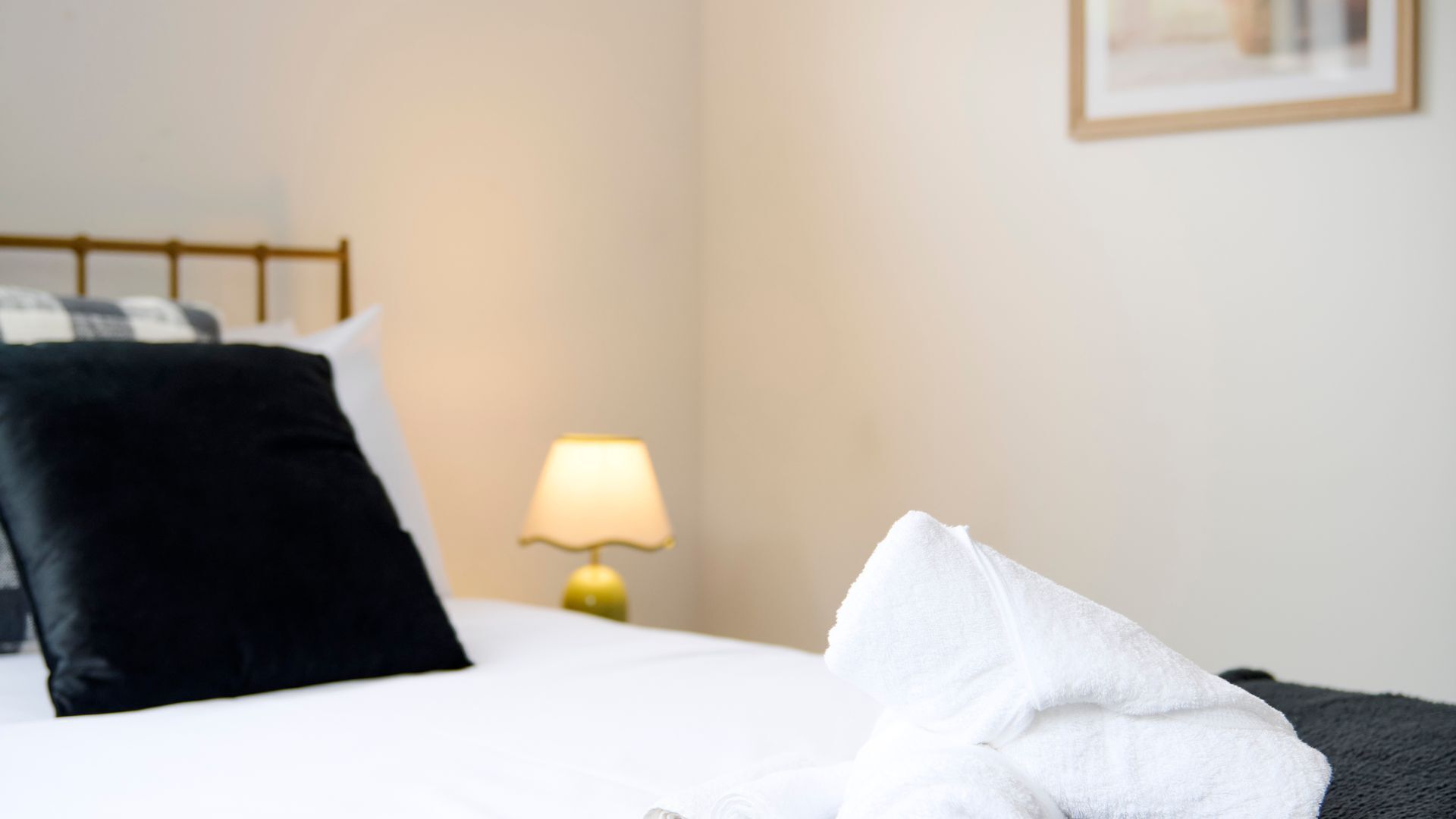 7 bedrooms, desk, iron/ironing board, free WiFi