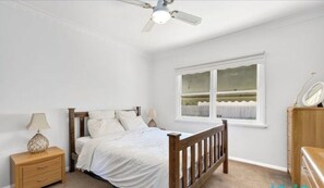 Room - Cosy retreat for a family getaway. (St Leonards)