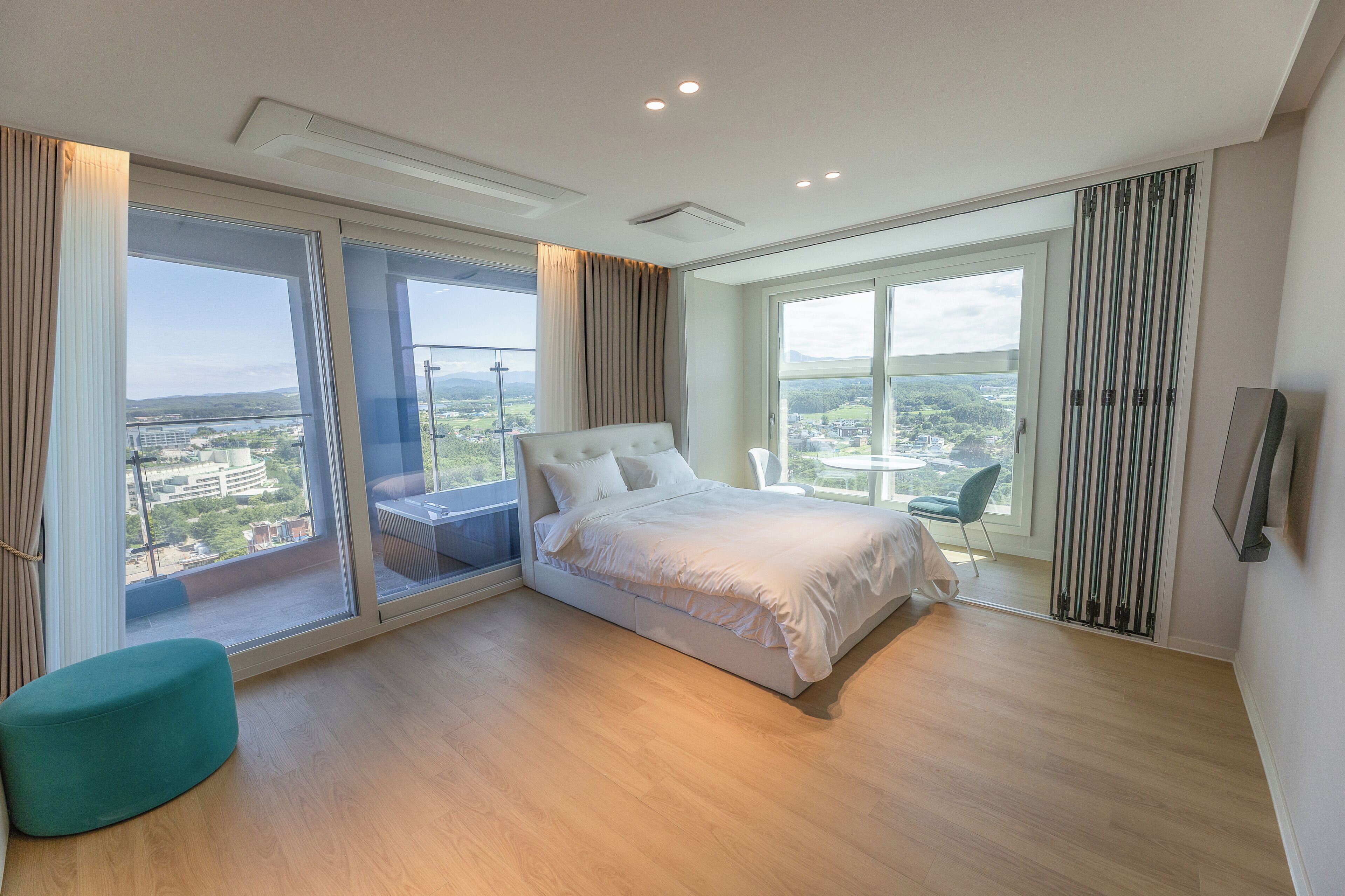 Deluxe Double Room, Partial Ocean View
