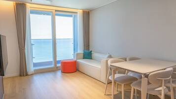 Superior tweepersoonskamer, uitzicht op zee | Interieur