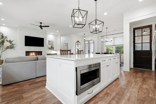 Private Cottage in Ballground with Hot Tub, Fire Pit, Grill & Spa