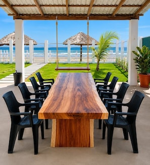 Outdoor dining - Beachfront Luxury Villa with Private Pool in the fantastic Costa Del Sol (San Pedro Masahuat)
