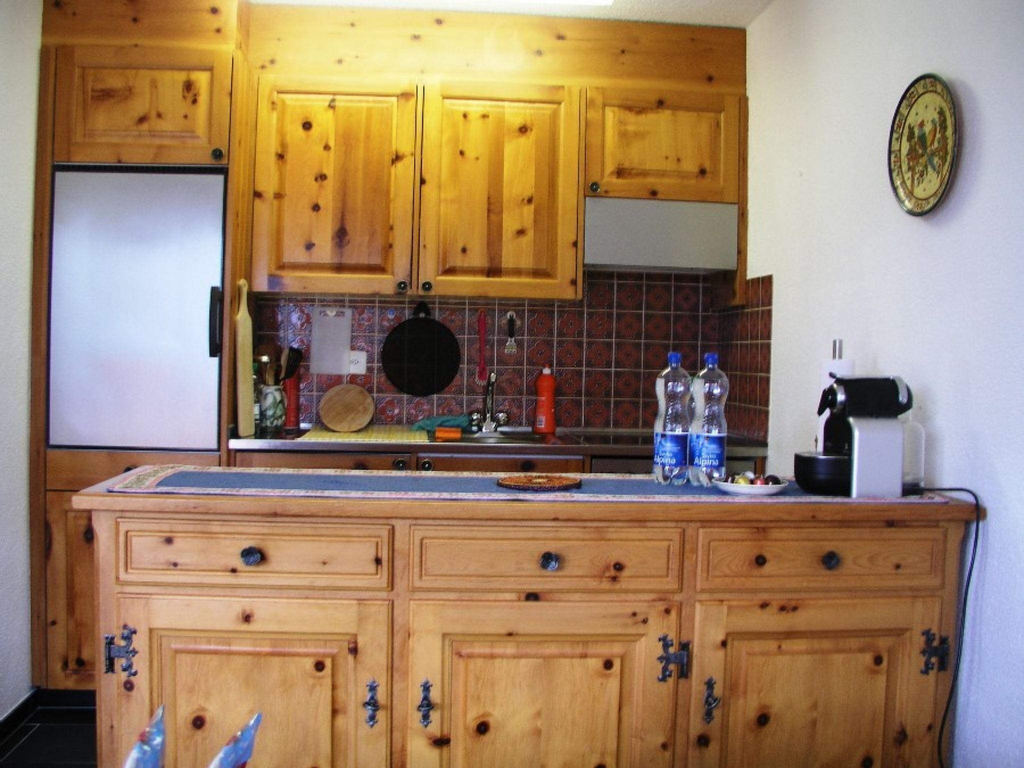 Fridge, oven, cookware/dishes/utensils