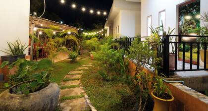 Private 4BR Lodge, Kitchen & BBQ, 2 km from Pub Street