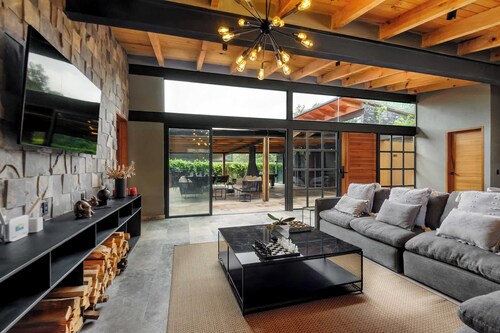 Rancho Olivos: w/Private HotTub, Pool Table &Padel
