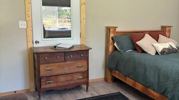 1 bedroom, WiFi (free), bed sheets