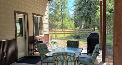 Tremendous 1-bedroom studio in quaint Trout Creek perfect for getaway