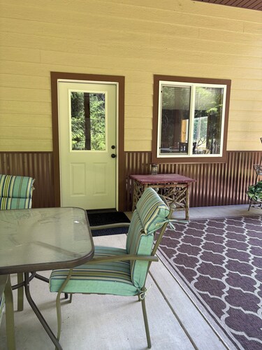 Whispering Pines Studio Apt. - Trout Creek, Mt.