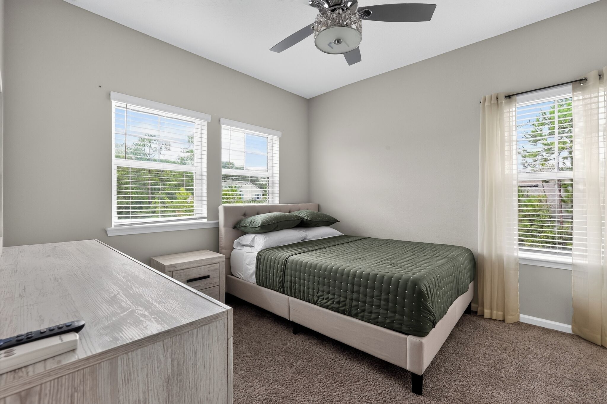4 bedrooms, travel crib, WiFi (free), bed sheets