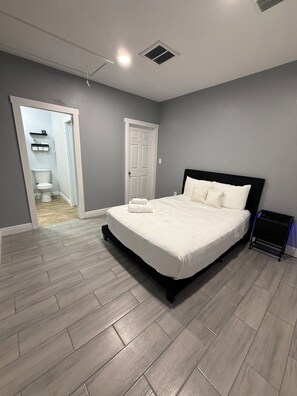 1 Schlafzimmer, Bügeleisen/Bügelbrett, kostenloses WLAN, Bettwäsche