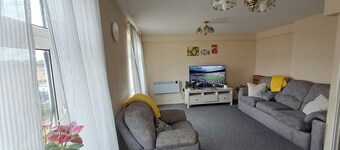 Apartment Sleeps 5 with Parking