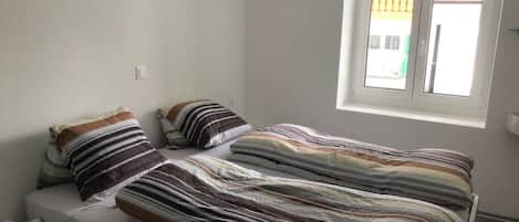 2 bedrooms, internet