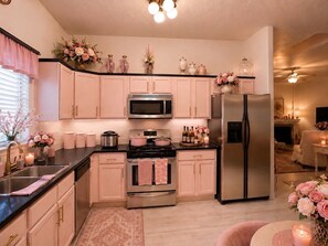 Private kitchen - 2-bedroom Ivory Wellness Retreat Prescott Lake (Prescott)