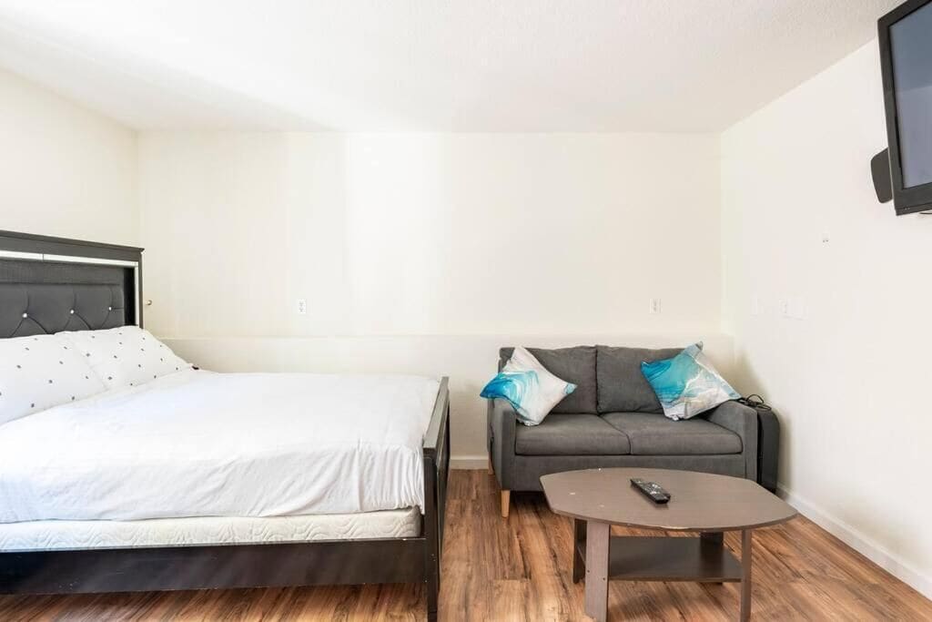 1 bedroom, iron/ironing board, WiFi, bed sheets