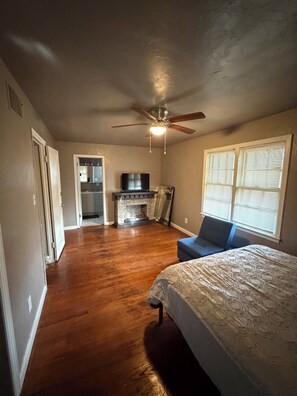 4 Schlafzimmer, Bügeleisen/Bügelbrett, WLAN, Bettwäsche
